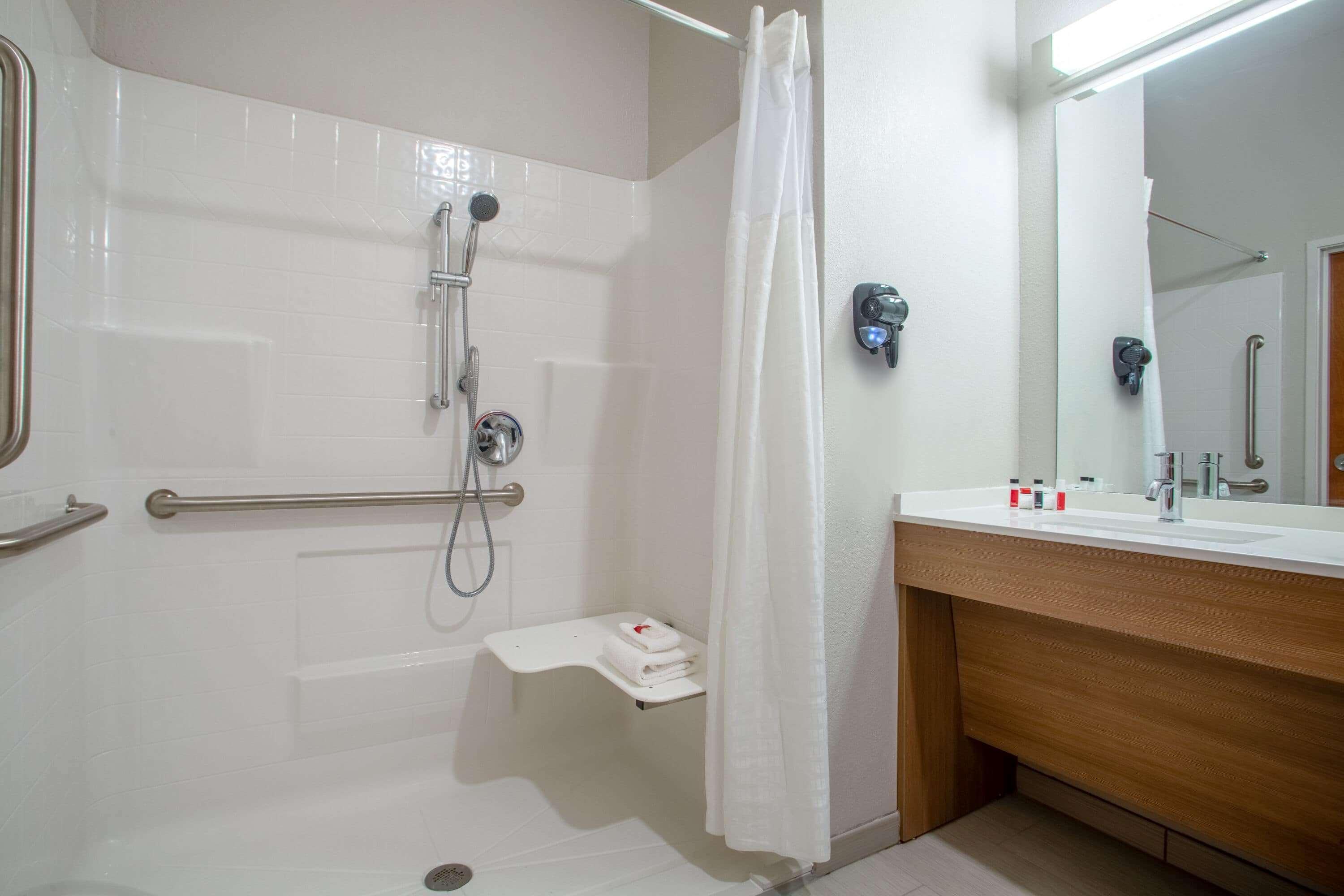 Microtel Inn & Suites By Wyndham Liberty/Ne Kansas City Area Exterior photo